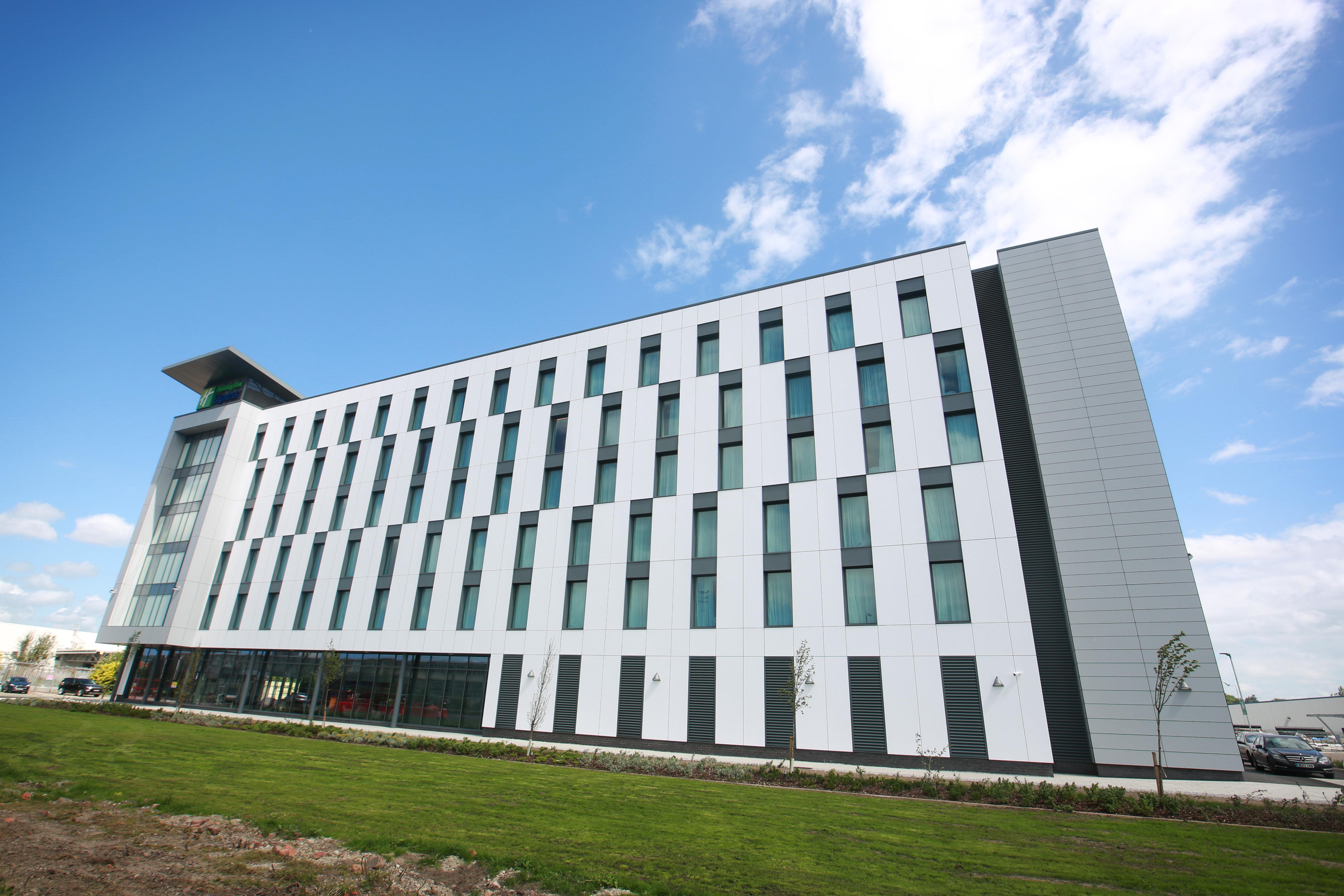 Holiday Inn Express - Manchester - Traffordcity By Ihg Urmston Eksteriør billede